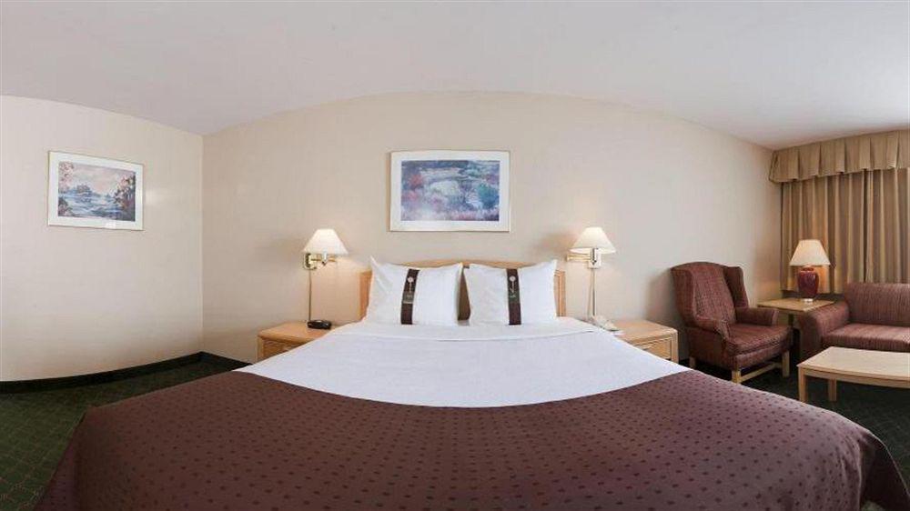 Days Inn By Wyndham Stephenville Eksteriør billede